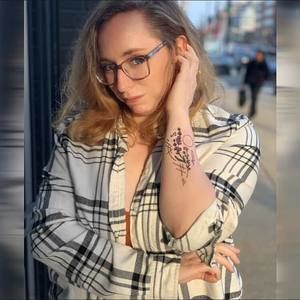 Meet your Posher, Emma